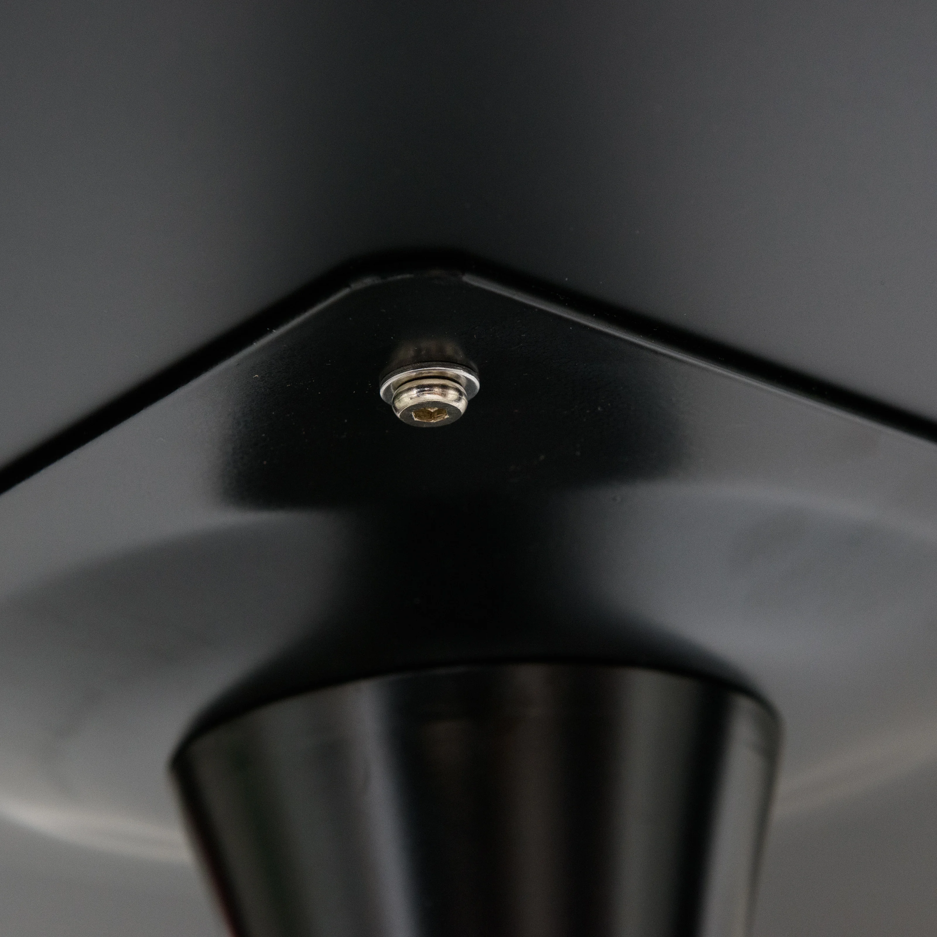 5-Piece Dining Set 35" Round Dining Table in Black Iron - 4 ABS Plastic Side Chair in Chrome - Transparent Red