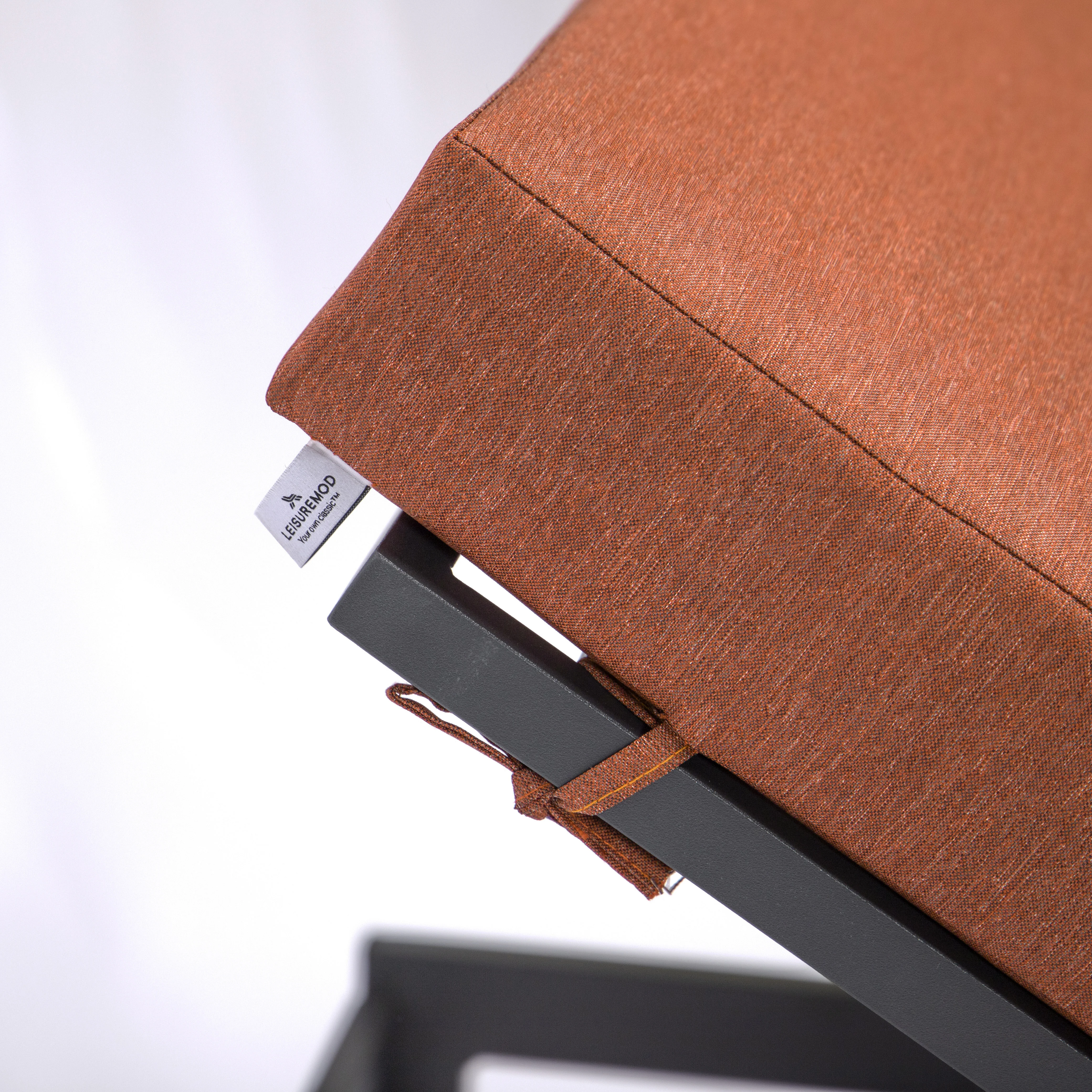 Chelsea Modern Outdoor Chaise Lounge Chair With Cushions