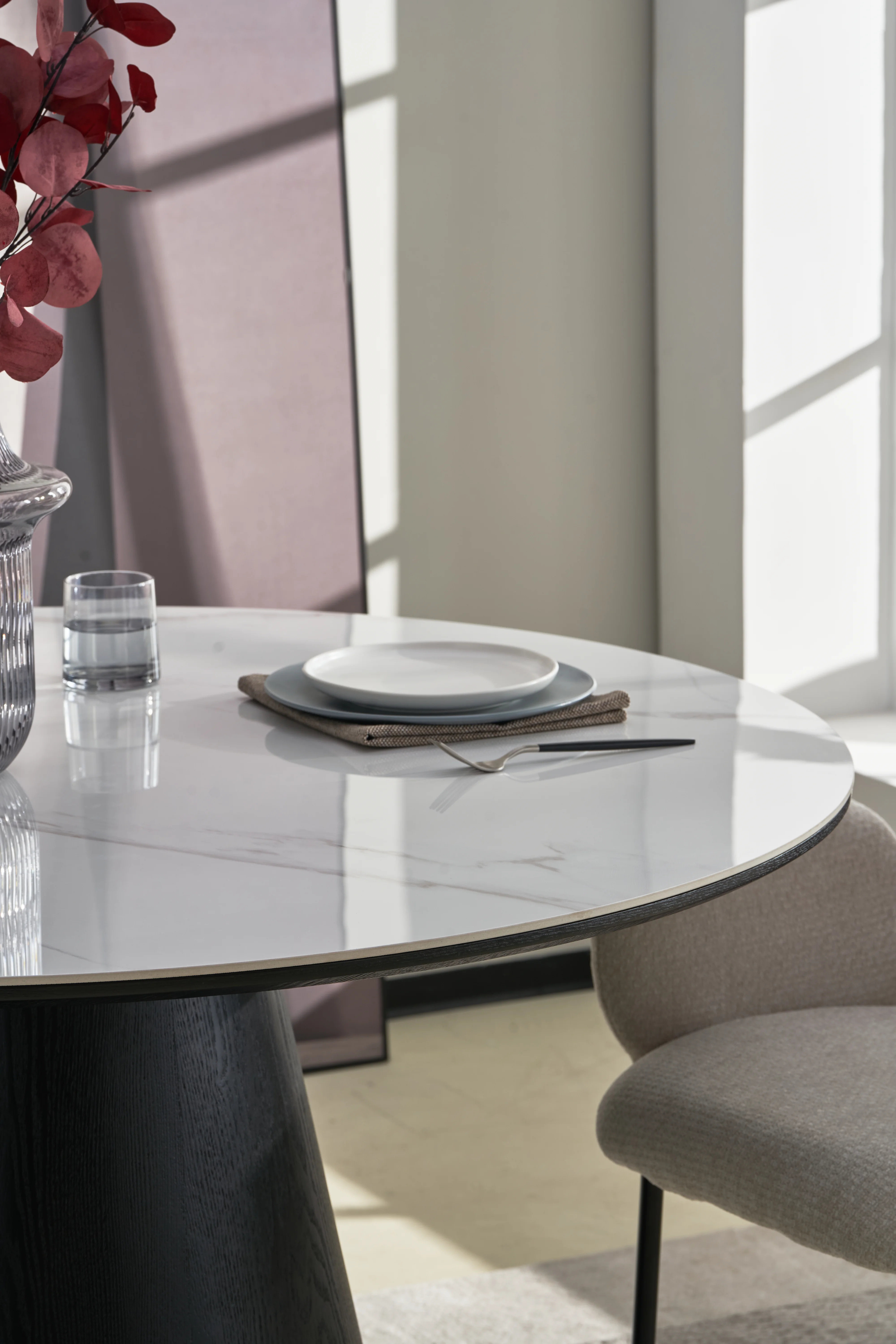 Riven Collection Modern Wooden 48" round dining table in black