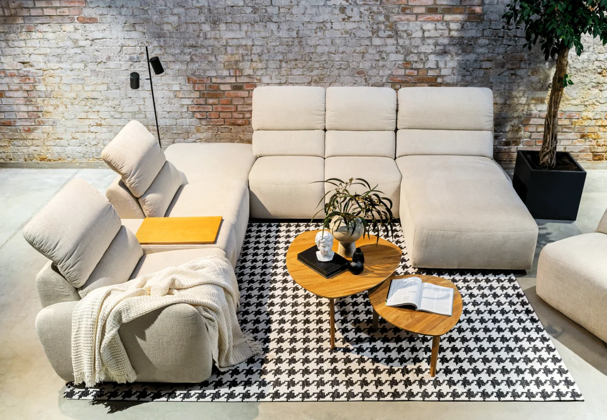 Loggia Sectional w/ Bed & storage