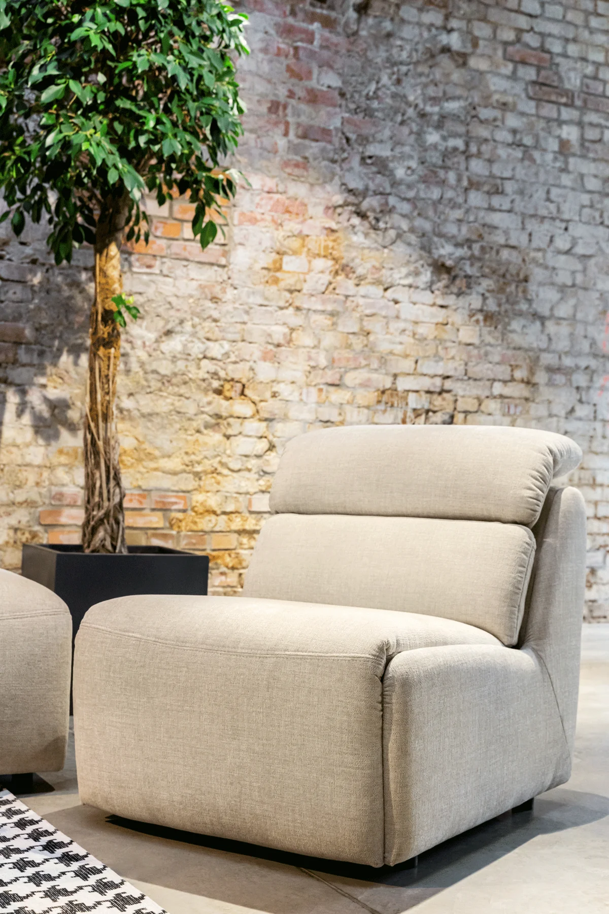 Loggia Sectional w/ Bed & storage