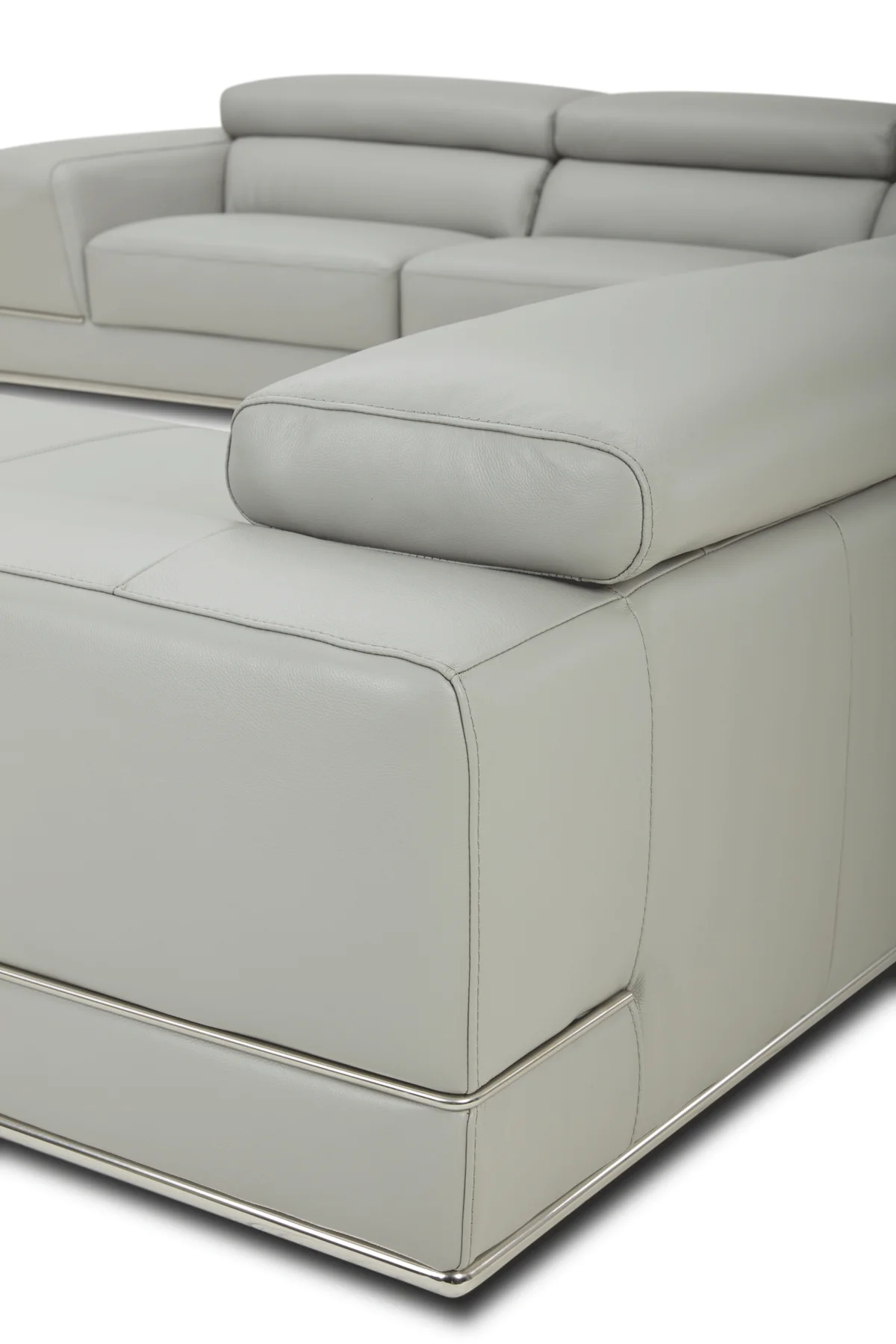 1576 Sectional Right by Kuka