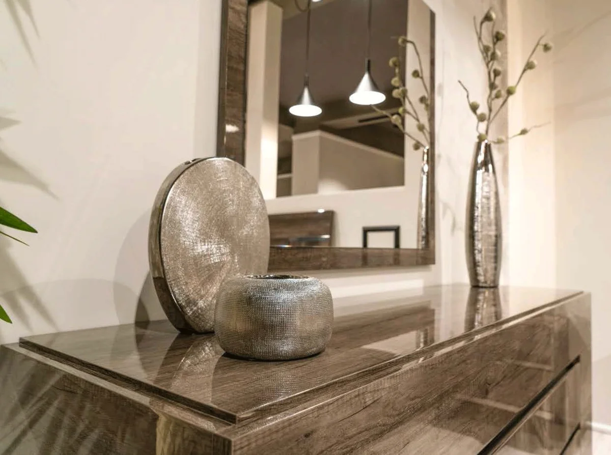 Medea Night Additional Items - View 2