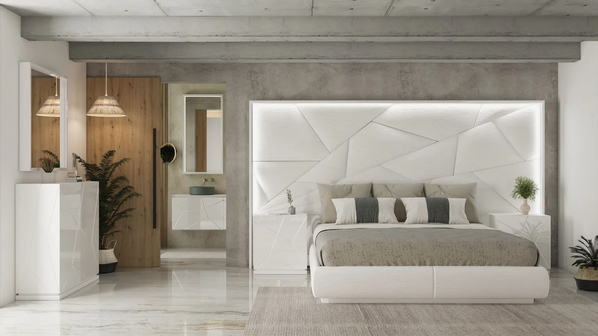 Majesty Bedroom w/light and Kiu cases