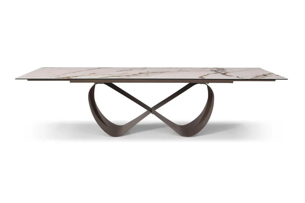 9305 Table with 1442 chairs