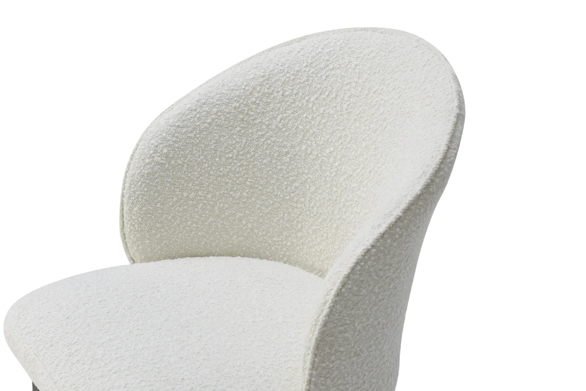 109 Dining Table with 2107 Chairs