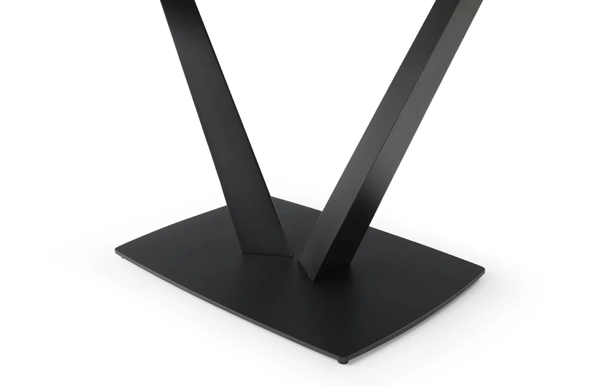 109 Dining Table with 2107 Chairs