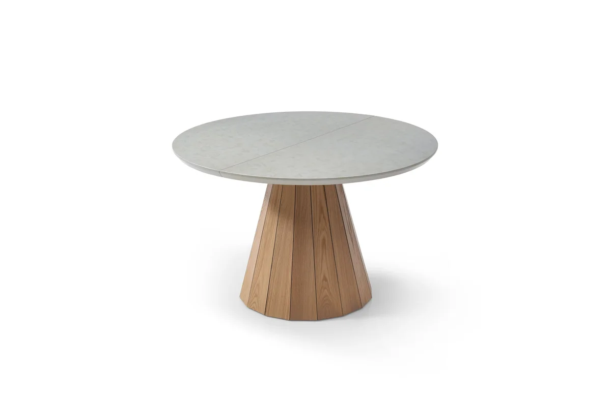 9493 Table with 1449 Chairs