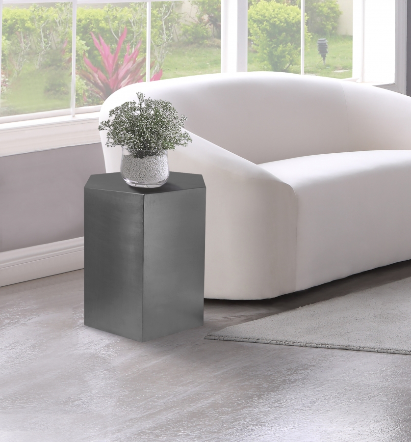 Hexagon Iron End / Side Table