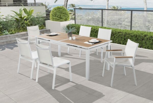 Nizuc 77" - 100.5" Aluminum Outdoor Patio Extendable Dining Table