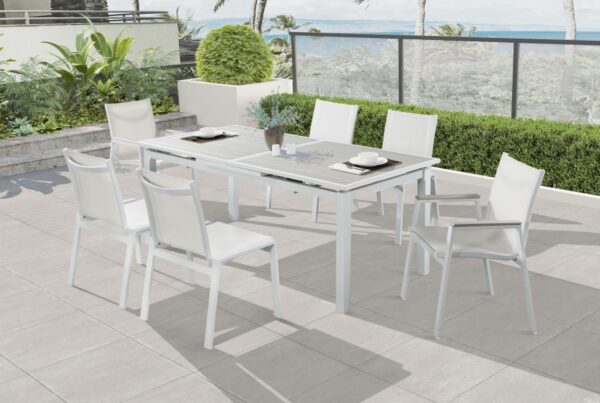 Nizuc 77" - 100.5" Aluminum Outdoor Patio Extendable Dining Table