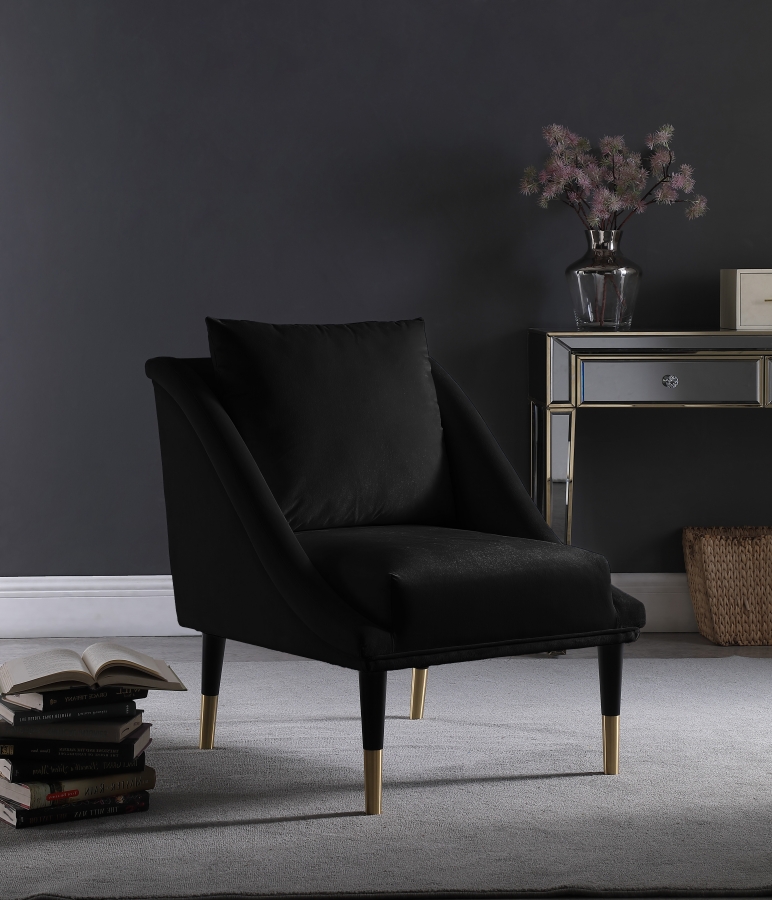 Elegante Velvet Upholstered Chair