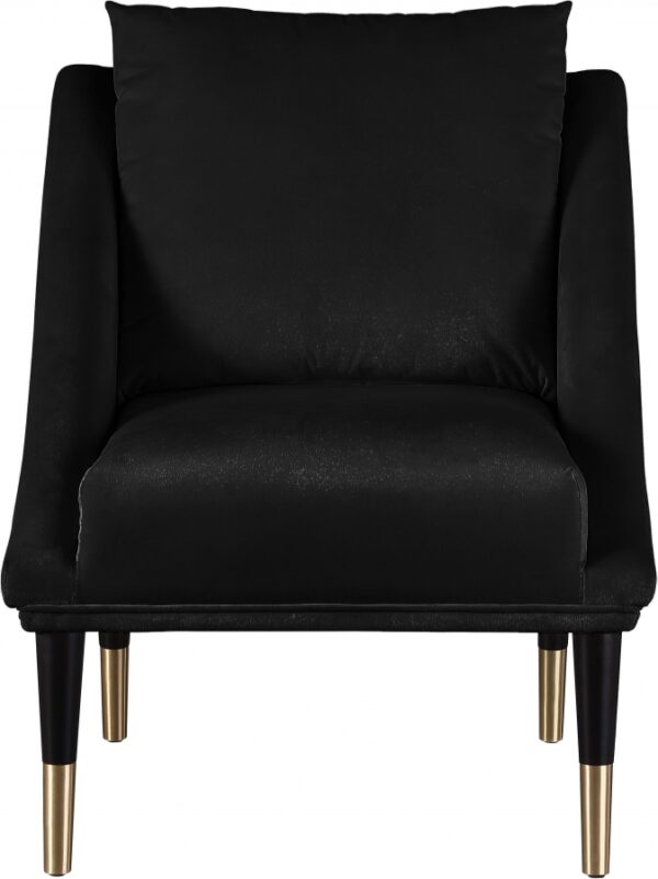 Elegante Velvet Upholstered Chair
