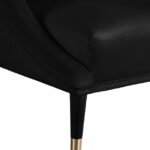 Elegante Velvet Upholstered Chair
