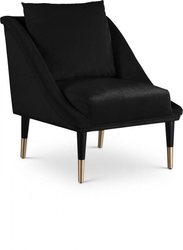 Elegante Velvet Upholstered Chair