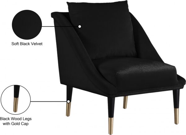 Elegante Velvet Upholstered Chair