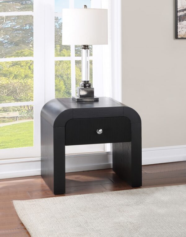 Artisto Ash Veneer End / Side Table