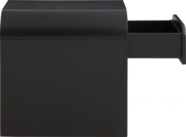Artisto Ash Veneer End / Side Table