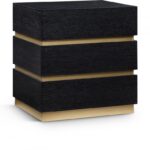 Zaylan Oak Veneer Night Stand