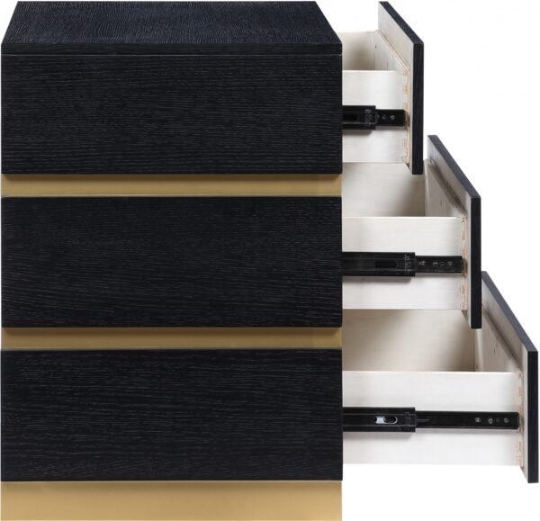 Zaylan Oak Veneer Night Stand
