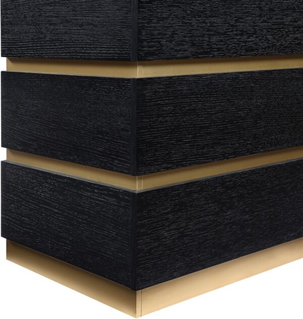 Zaylan Oak Veneer Night Stand