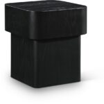 Oakmont Oak Veneer End / Side Table