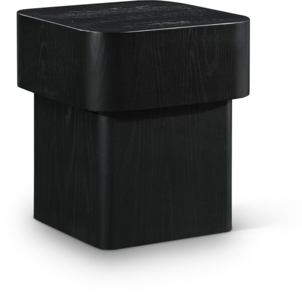 Oakmont Oak Veneer End / Side Table