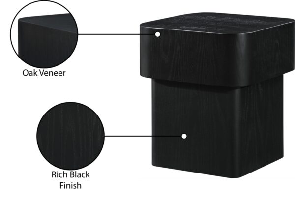 Oakmont Oak Veneer End / Side Table
