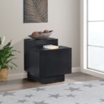 Mateo Oak Veneer End / Side Table