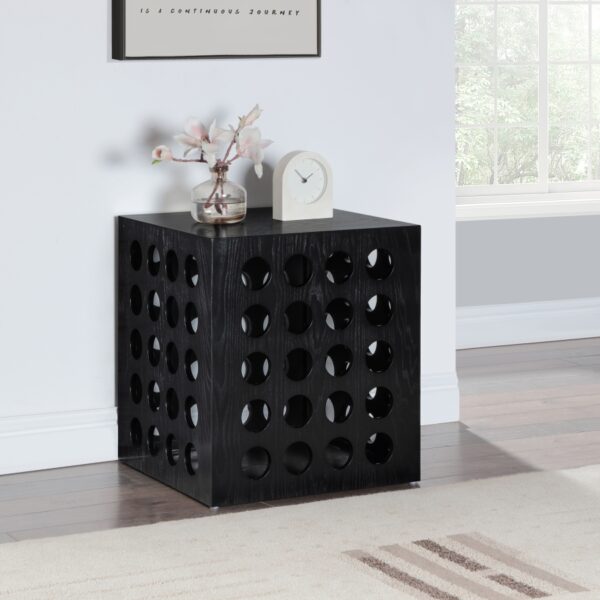 Kinsley Oak Veneer End / Side Table