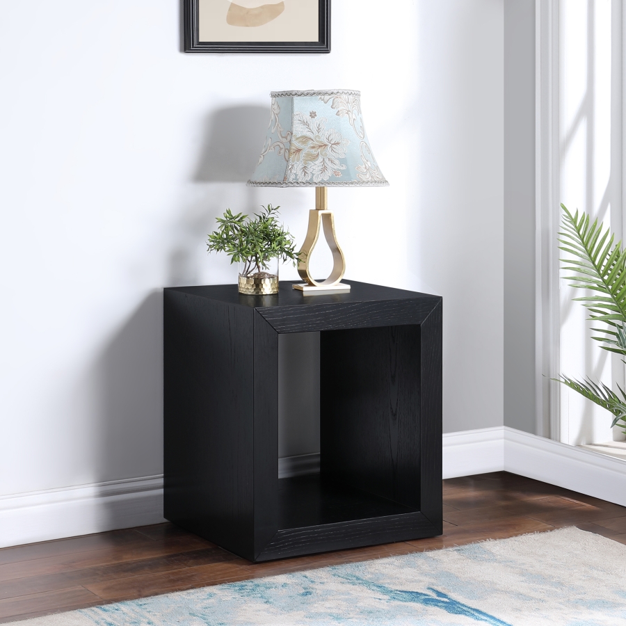 Alma Oak Veneer End / Side Table