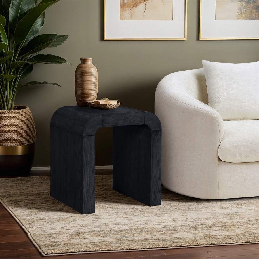 Toulon Oak Veneer End / Side Table
