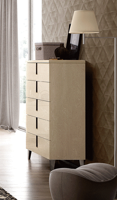 Camel Ambra Chest Gallery 1