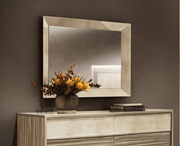 Luce Small mirror Gallery 1