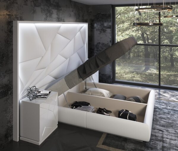 Majesty Bedroom w/light and Kiu cases Gallery 3