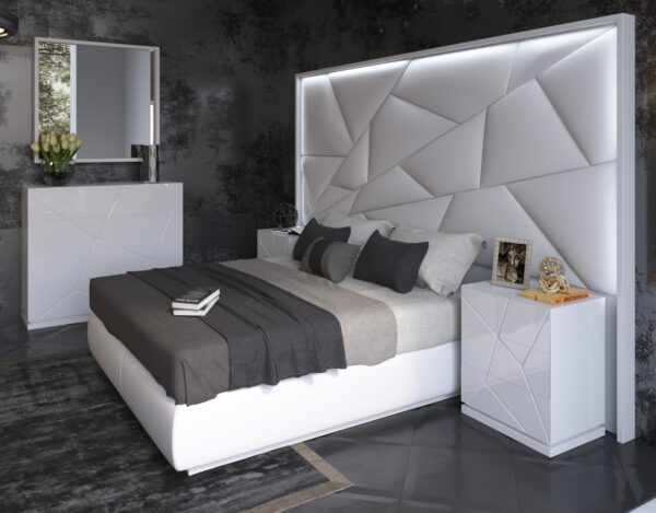 Majesty Bed w/light Gallery 3