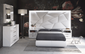 Majesty Bedroom w/light and Carmen Cases Gallery 1