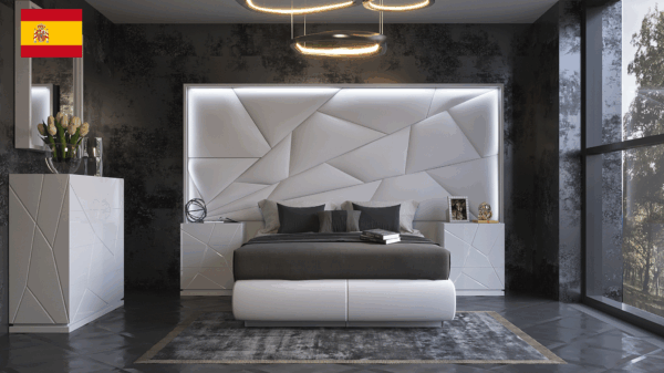 Majesty Bedroom w/light and Kiu cases