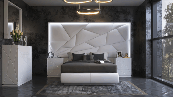 Majesty Bedroom w/light and Kiu cases Gallery 1