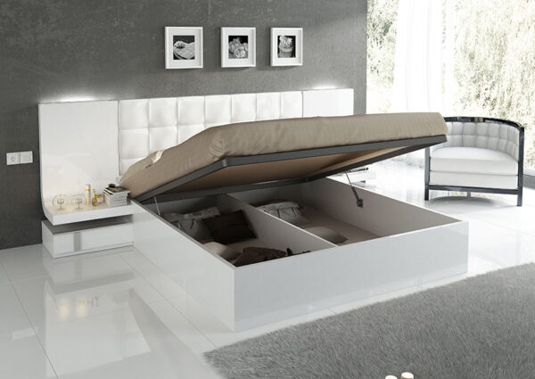 King size storage with divider